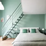New Lovely Near The Metro A *
